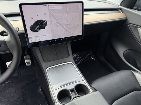 Used 2021 Tesla Model Y Long Range AWD/4WD image 15