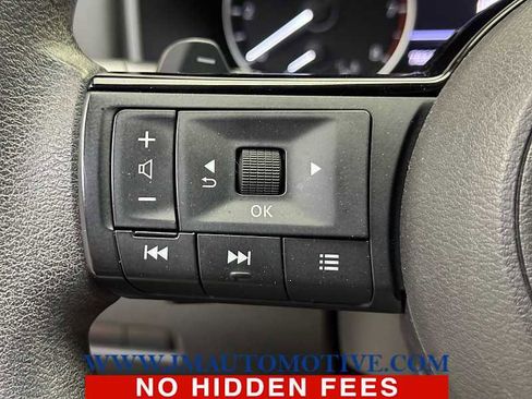 Used 2023 Nissan Rogue SV AWD/4WD image 34