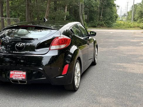 Used 2012 Hyundai Veloster w/ Style Pkg FWD image 6