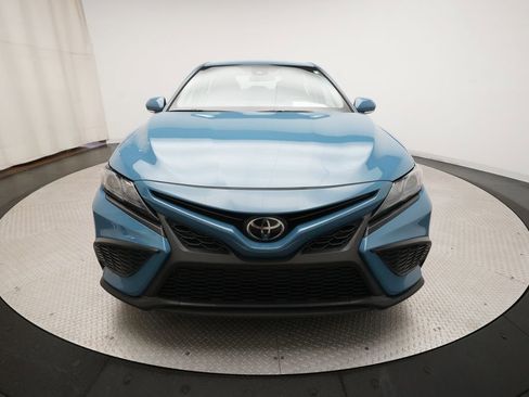 Used 2024 Toyota Camry SE FWD image 11