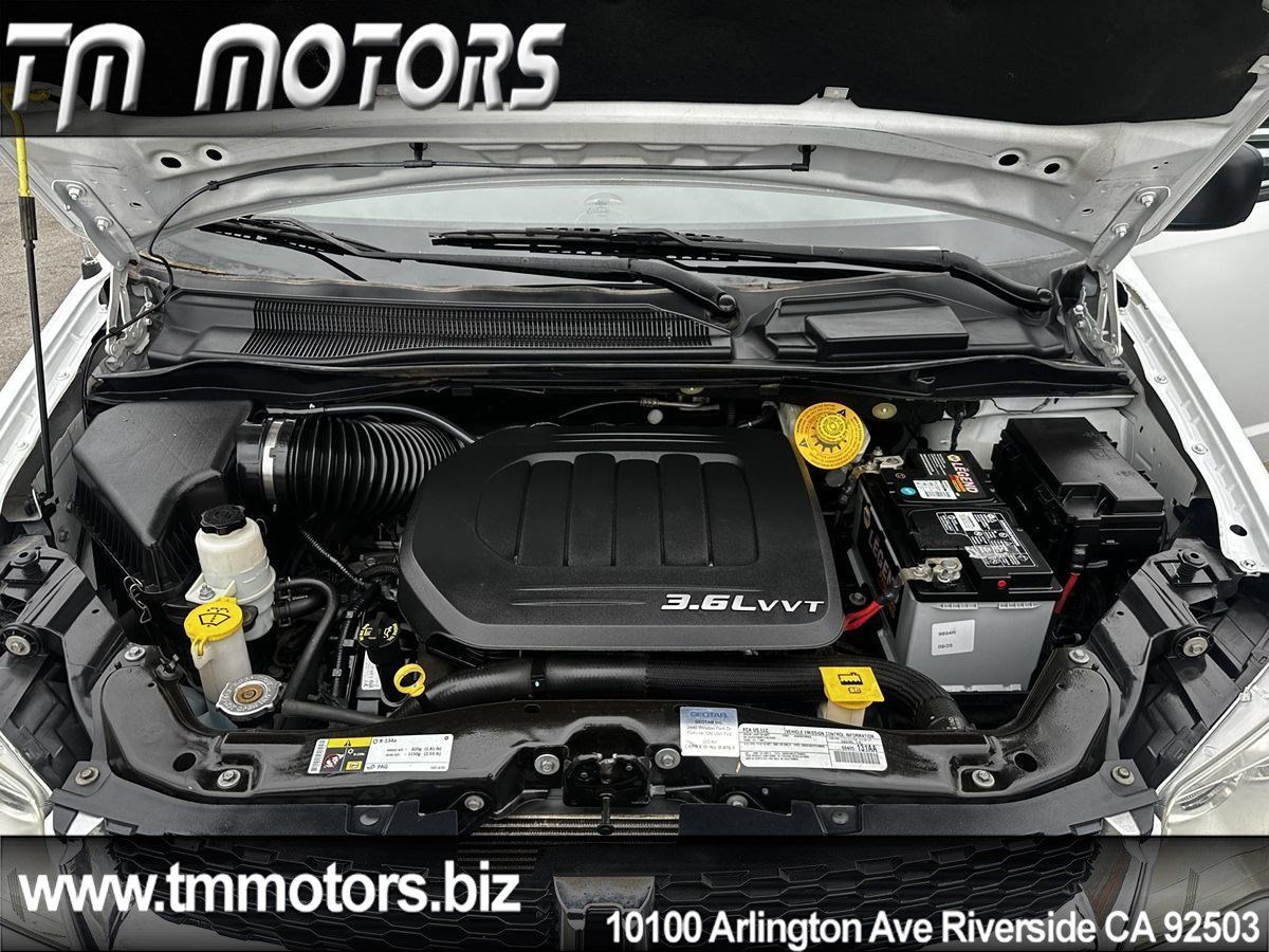 Used 2018 Dodge Grand Caravan SE FWD image 21