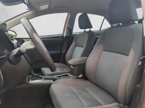 Used 2017 Toyota Corolla LE FWD image 18