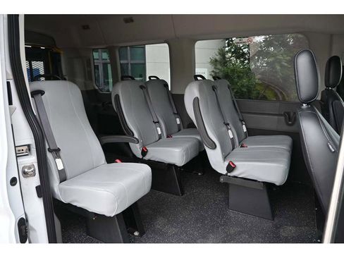 Used 2022 Ford Transit 350 XL image 18