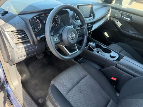 Used 2024 Nissan Rogue SV AWD/4WD image 9