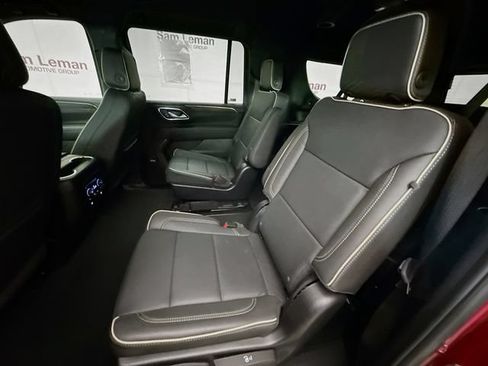 Used 2024 Chevrolet Suburban Premier AWD/4WD image 27