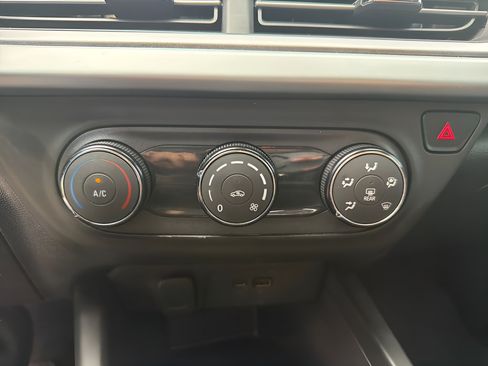 Used 2025 Chevrolet Trax LS FWD image 37
