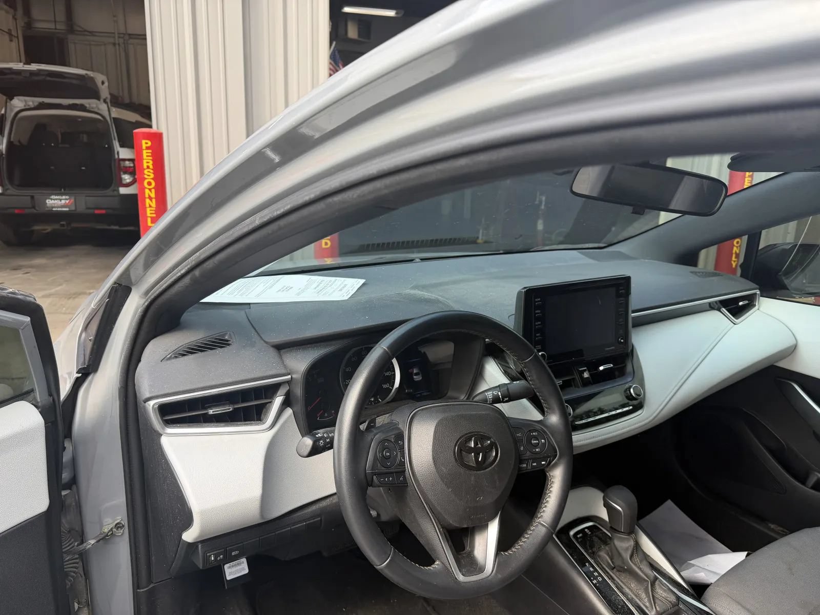 Used 2022 Toyota Corolla SE w/ Carpet Mat Package (TMS) FWD image 7