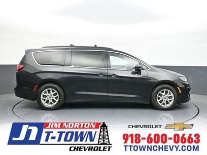 Used 2022 Chrysler Pacifica Touring-L