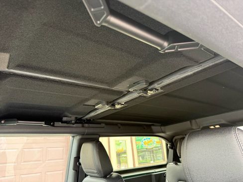 Used 2023 Ford Bronco Black Diamond image 35