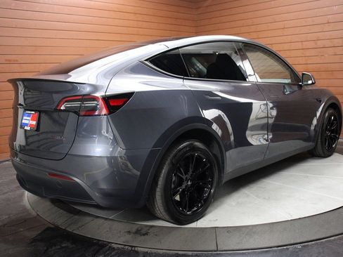 Used 2023 Tesla Model Y Long Range image 7