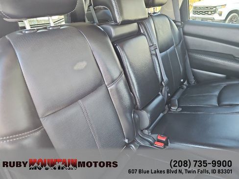 Used 2018 Nissan Pathfinder Platinum FWD image 32