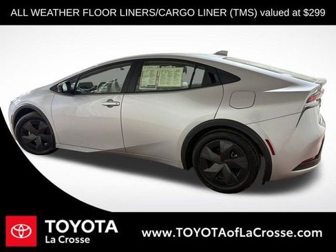 Used 2024 Toyota Prius LE image 2