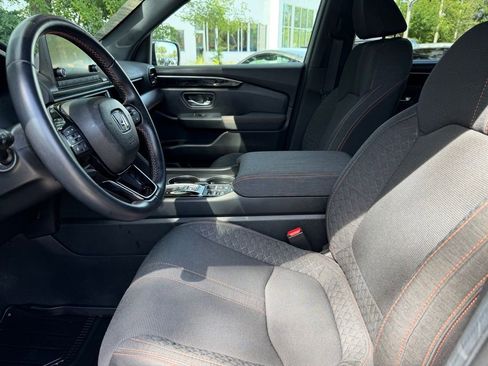 Used 2024 Honda Pilot Sport image 18