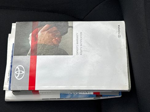 Used 2020 Toyota Corolla LE image 9