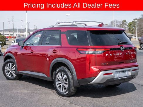 Used 2023 Nissan Pathfinder SL AWD/4WD image 3