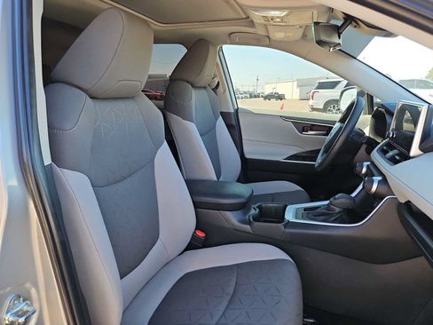 Used 2025 Toyota RAV4 XLE w/ Convenience Package FWD image 18