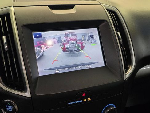 Used 2020 Ford Edge SEL image 16