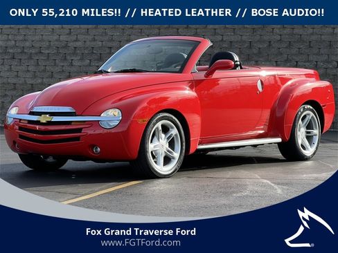 Used 2004 Chevrolet SSR w/ Preferred Equipment Group image 1