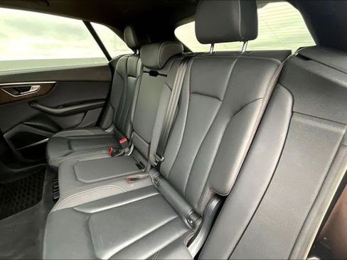 Used 2021 Audi Q8 Prestige w/ Prestige Package image 31