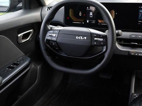 Used 2025 Kia K4 FWD image 23