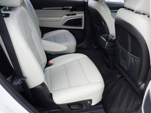 Used 2022 Kia Telluride S AWD/4WD image 30