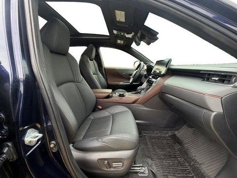 Used 2022 Toyota Venza Limited w/ Advanced Technology Package image 13