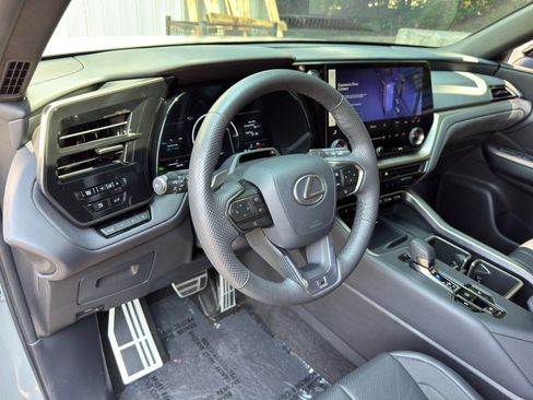 Used 2024 Lexus TX 500h AWD w/ Technology Package image 14