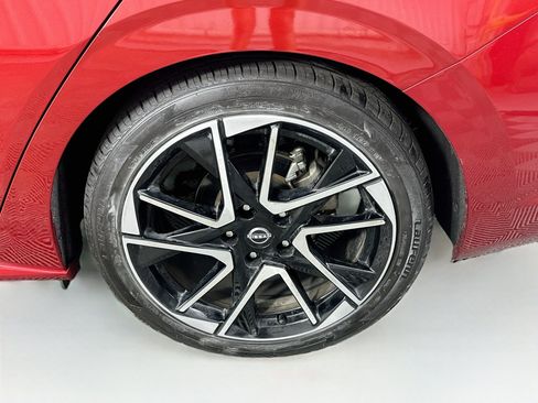 Used 2025 Nissan Sentra SR FWD image 11