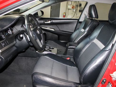 Used 2012 Toyota Camry SE FWD image 21