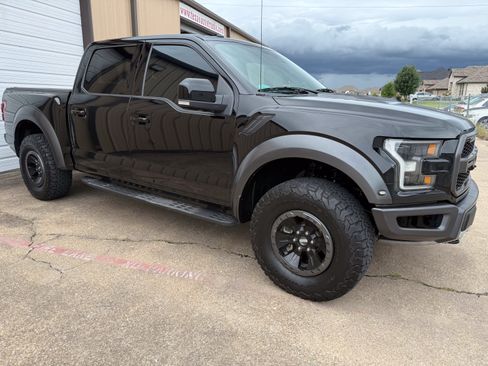 Used 2017 Ford F150 Raptor w/ Equipment Group 802A Luxury AWD/4WD image 2