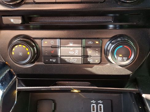 Used 2016 Ford F150 XLT w/ Equipment Group 302A Luxury AWD/4WD image 16