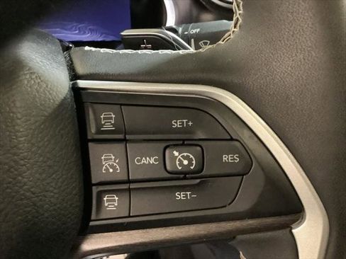 Certified 2023 Jeep Grand Cherokee Limited AWD/4WD image 26