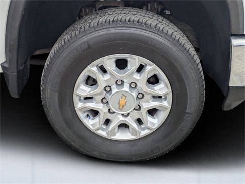 Used 2024 Chevrolet Silverado 2500 LTZ image 10
