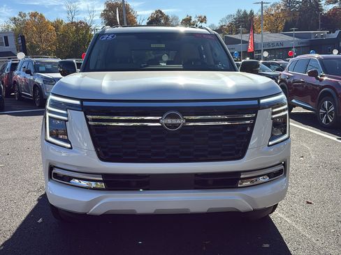 Certified 2025 Nissan Armada Platinum Reserve image 2