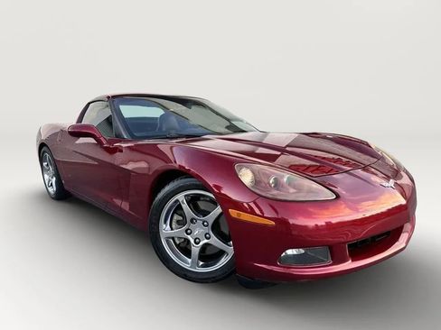 Used 2006 Chevrolet Corvette Coupe w/ Preferred Equipment Group RWD image 21