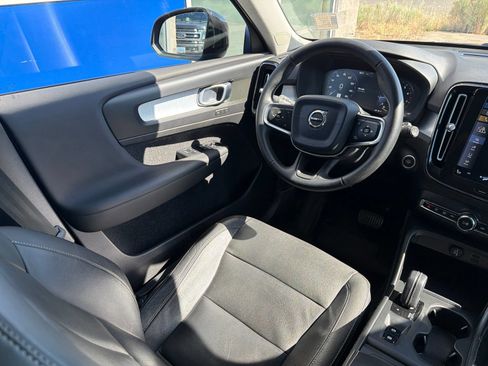 Used 2020 Volvo XC40 T5 Momentum w/ Protection Package Premier AWD/4WD image 12