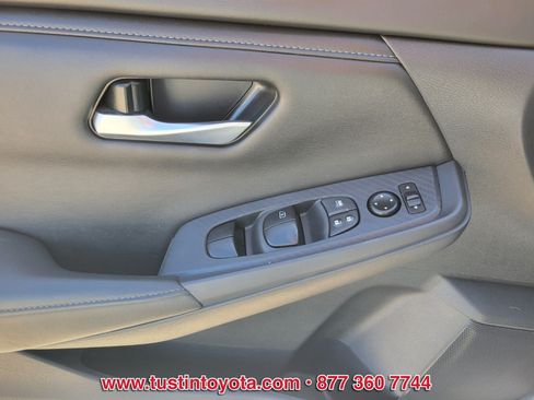 Used 2024 Nissan Sentra SV FWD image 16
