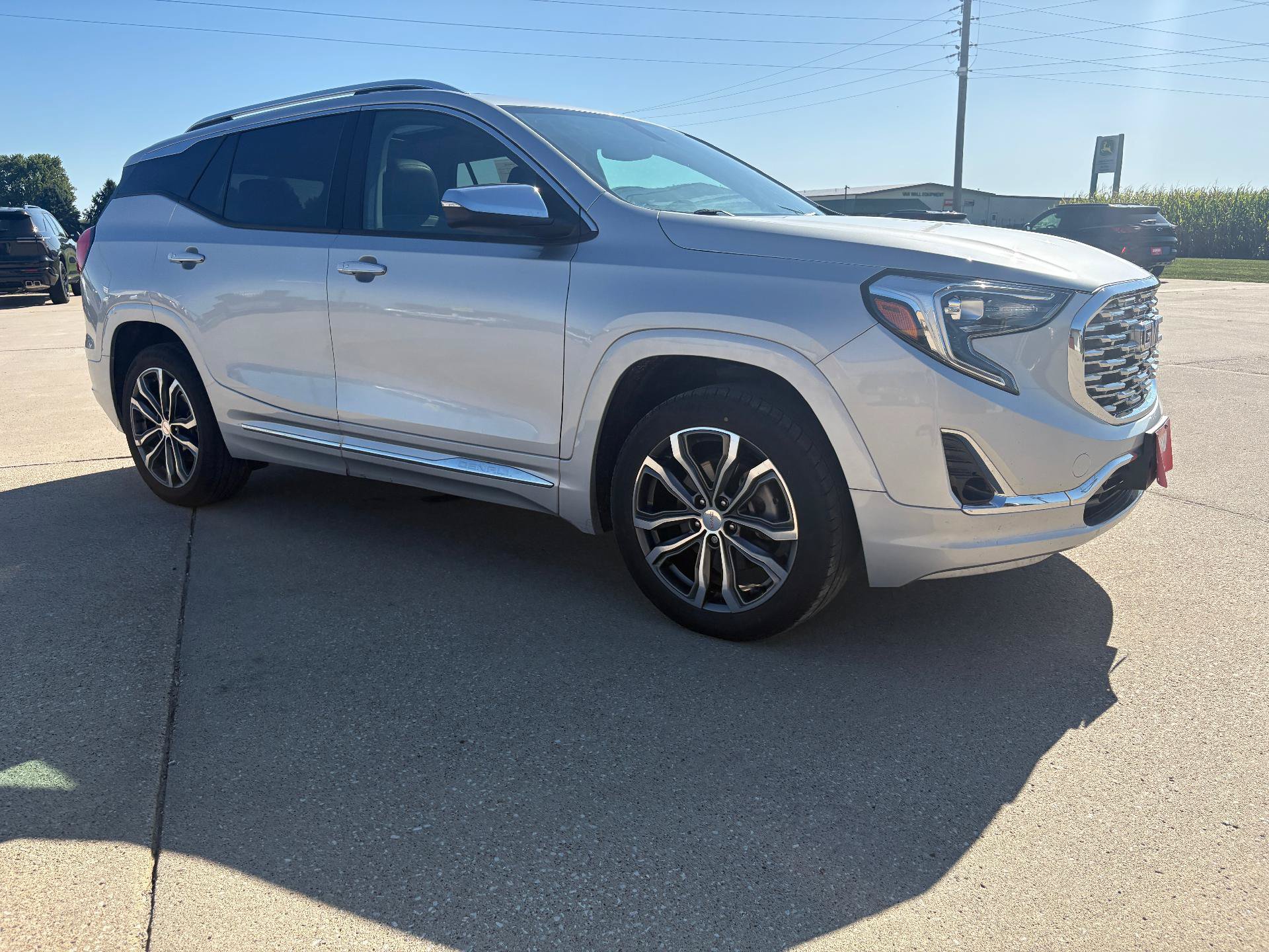 Used 2018 GMC Terrain Denali w/ Comfort Package AWD/4WD image 8