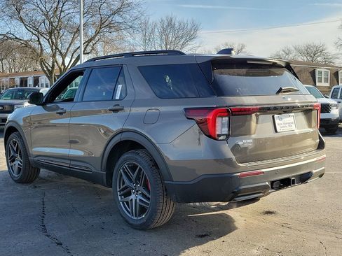 New 2026 Ford Explorer ST-Line w/ ST-Line Street Pack image 6