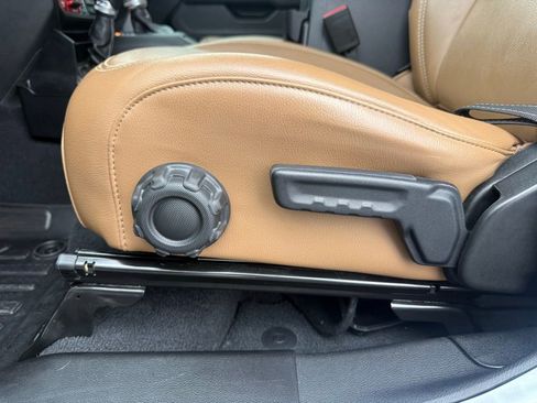 Used 2023 Jeep Gladiator Rubicon w/ Cold Weather Group image 16