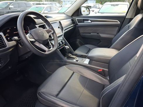 Used 2022 Volkswagen Atlas SE w/ Panoramic Sunroof Package FWD image 8