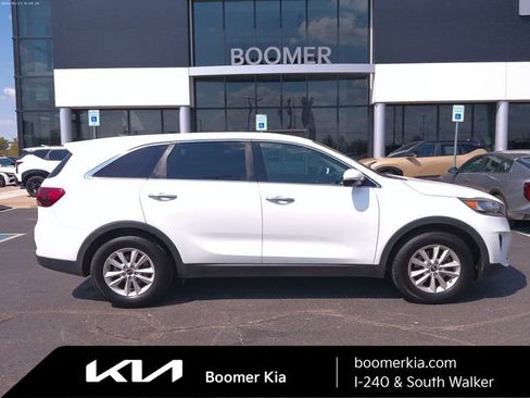 Used 2019 Kia Sorento FWD image 6