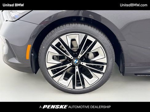 New 2027 BMW 530i w/ Premium Package RWD image 2