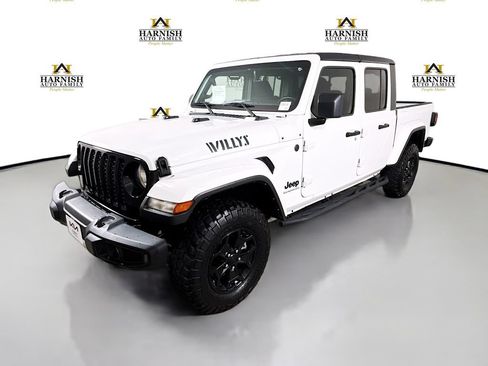 Used 2022 Jeep Gladiator Sport AWD/4WD image 3