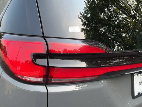 Used 2025 Chrysler Pacifica Limited FWD image 27