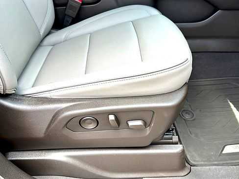 Used 2025 GMC Yukon Elevation AWD/4WD image 27