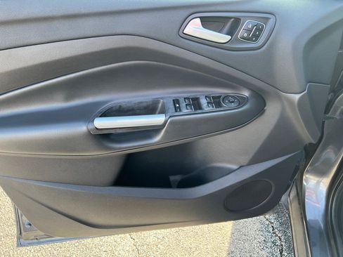 Used 2017 Ford Escape Titanium FWD image 16