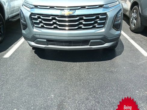 Used 2026 Chevrolet Equinox LT FWD image 1
