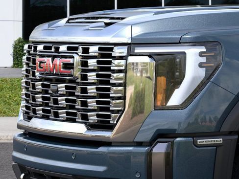 New 2026 GMC Sierra 2500 Denali w/ Denali Reserve Package AWD/4WD image 13