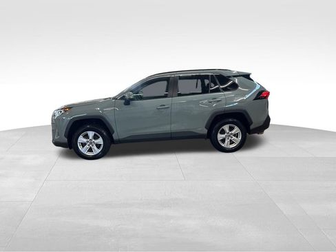 Used 2020 Toyota RAV4 XLE w/ XLE Grade Weather Package AWD/4WD image 3